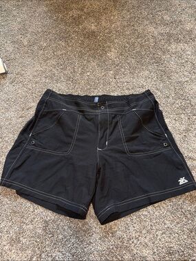 ZeroXposur Black Athletic Shorts with Contrast Stitching